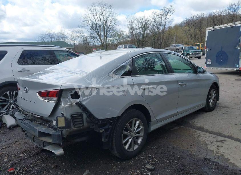 Photo 4 of 2019 Hyundai Sonata SE (VIN 5NPE24AF6KH815674)