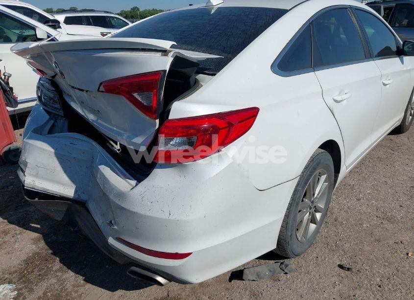 Photo 12 of 2015 Hyundai Sonata SE (VIN 5NPE24AF7FH001779)