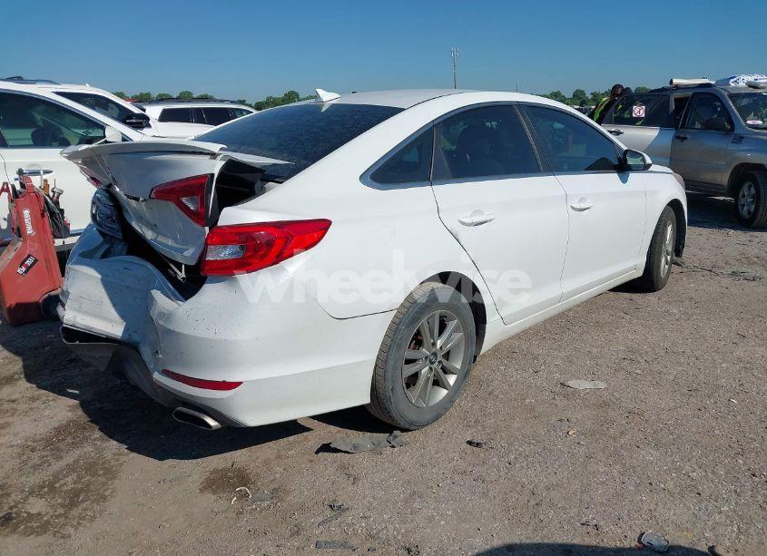 Photo 4 of 2015 Hyundai Sonata SE (VIN 5NPE24AF7FH001779)