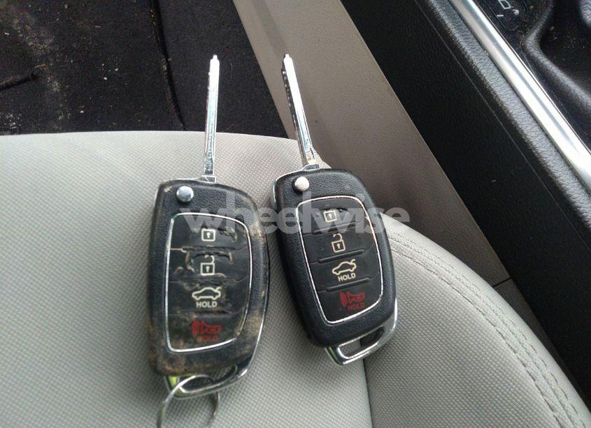 Photo 11 of 2015 Hyundai Sonata SE (VIN 5NPE24AF7FH007341)