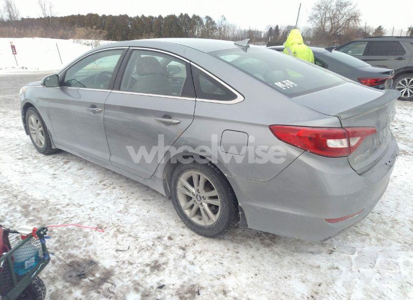 Photo 3 of 2015 Hyundai Sonata SE (VIN 5NPE24AF7FH007341)