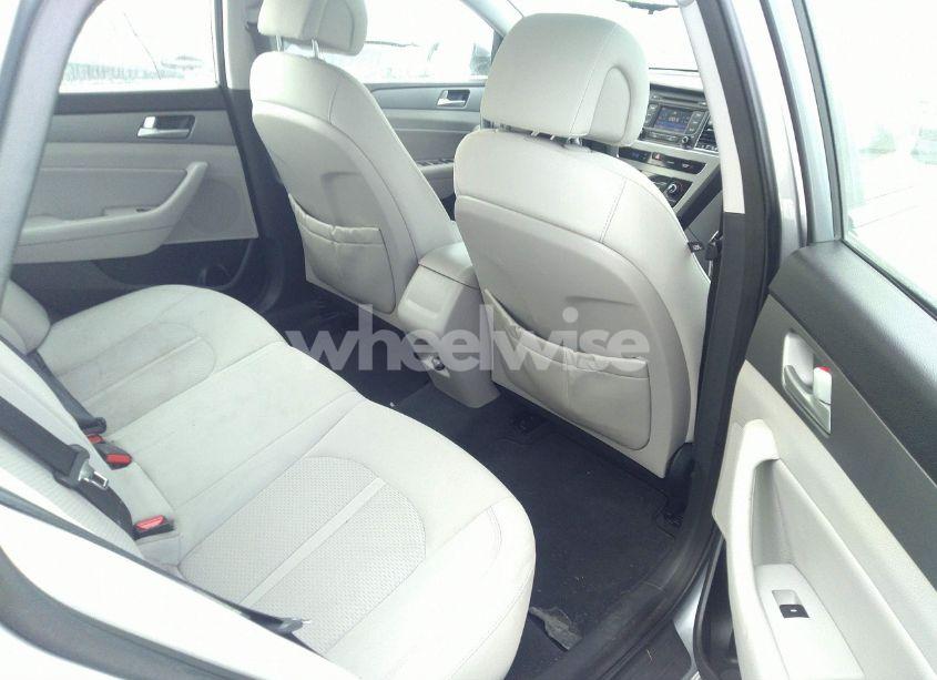 Photo 8 of 2015 Hyundai Sonata SE (VIN 5NPE24AF7FH007341)