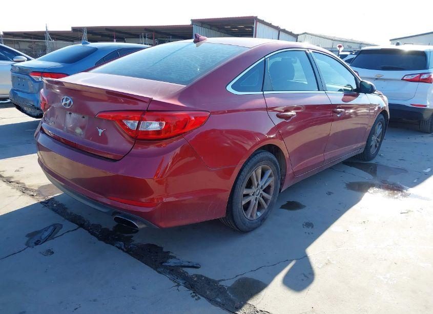 Photo 4 of 2015 Hyundai Sonata SE (VIN 5NPE24AF7FH013110)