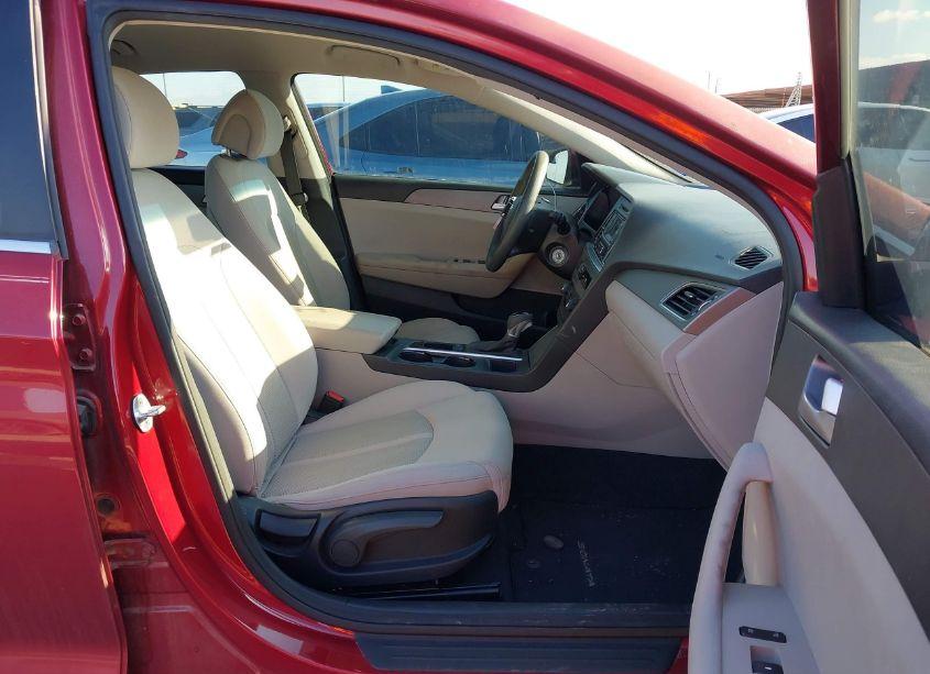 Photo 5 of 2015 Hyundai Sonata SE (VIN 5NPE24AF7FH013110)