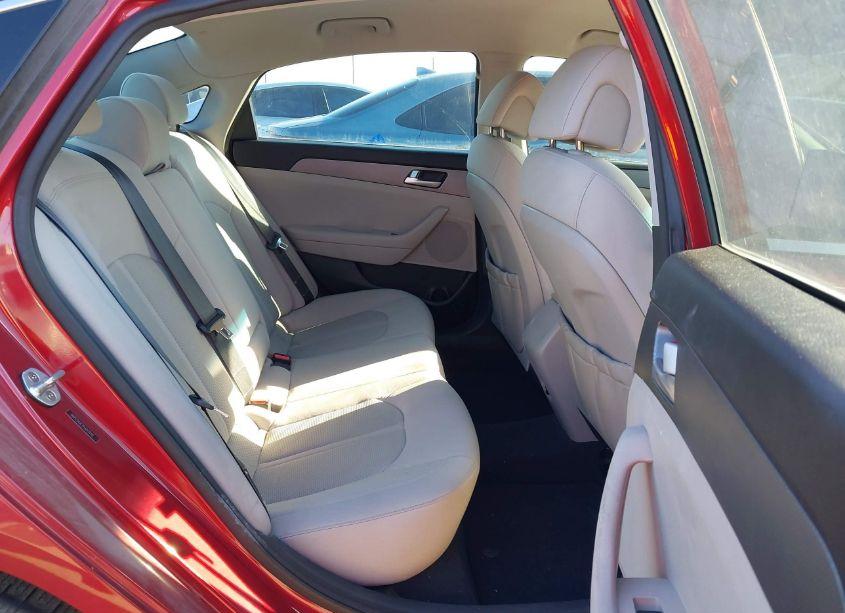 Photo 8 of 2015 Hyundai Sonata SE (VIN 5NPE24AF7FH013110)