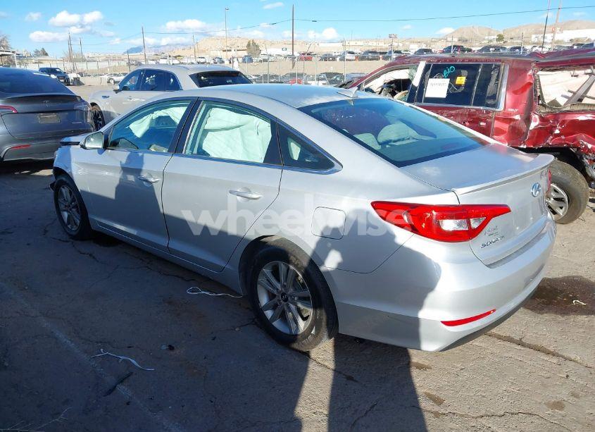Photo 14 of 2015 Hyundai Sonata SE (VIN 5NPE24AF7FH021725)