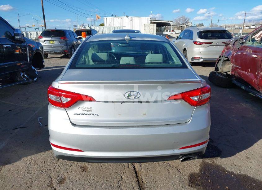 Photo 16 of 2015 Hyundai Sonata SE (VIN 5NPE24AF7FH021725)