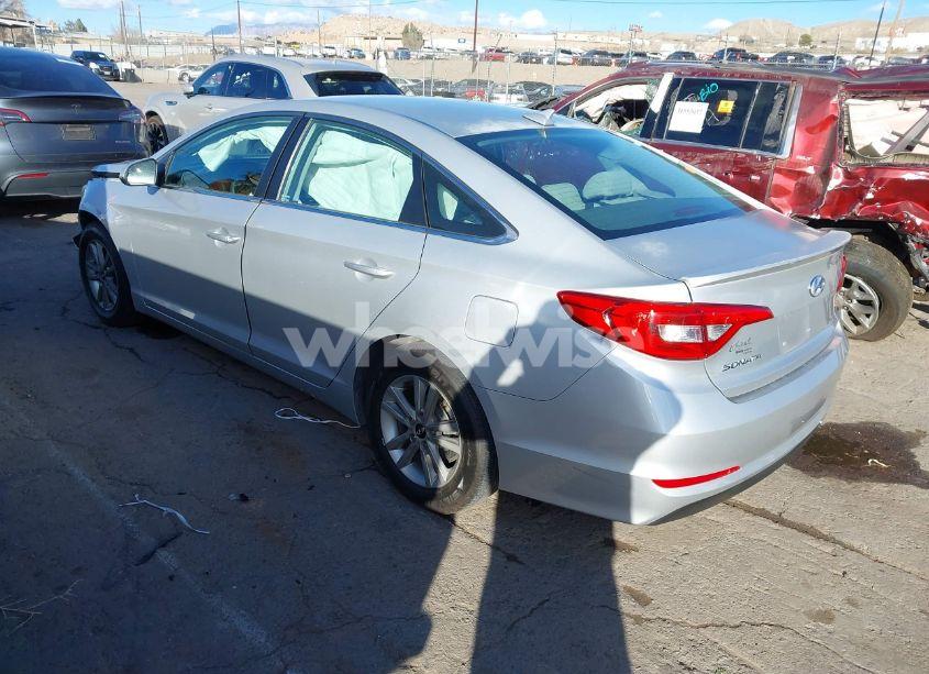 Photo 3 of 2015 Hyundai Sonata SE (VIN 5NPE24AF7FH021725)