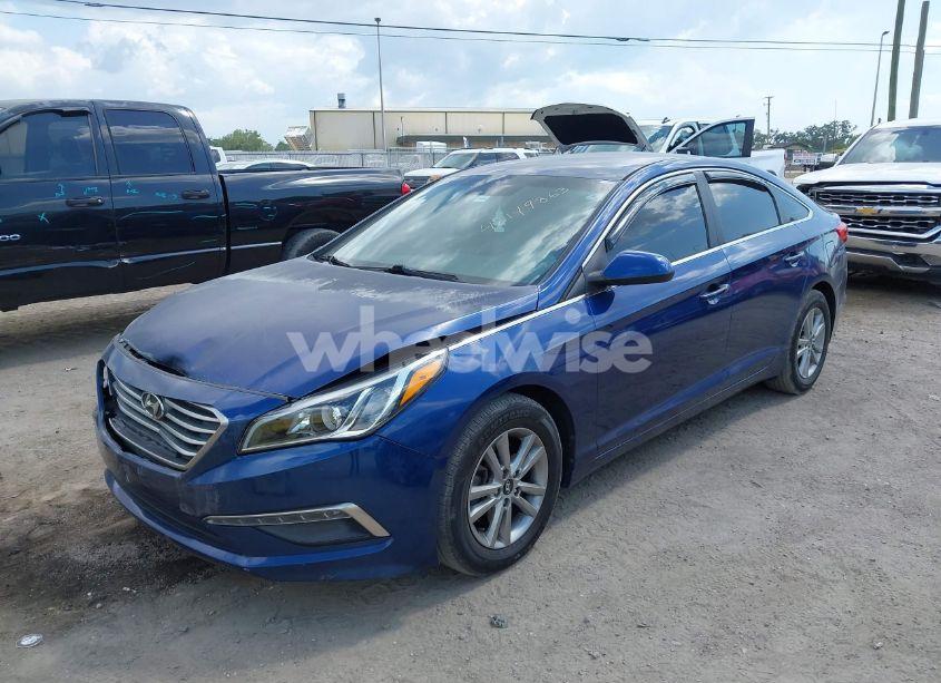 Photo 2 of 2015 Hyundai Sonata SE (VIN 5NPE24AF7FH057995)