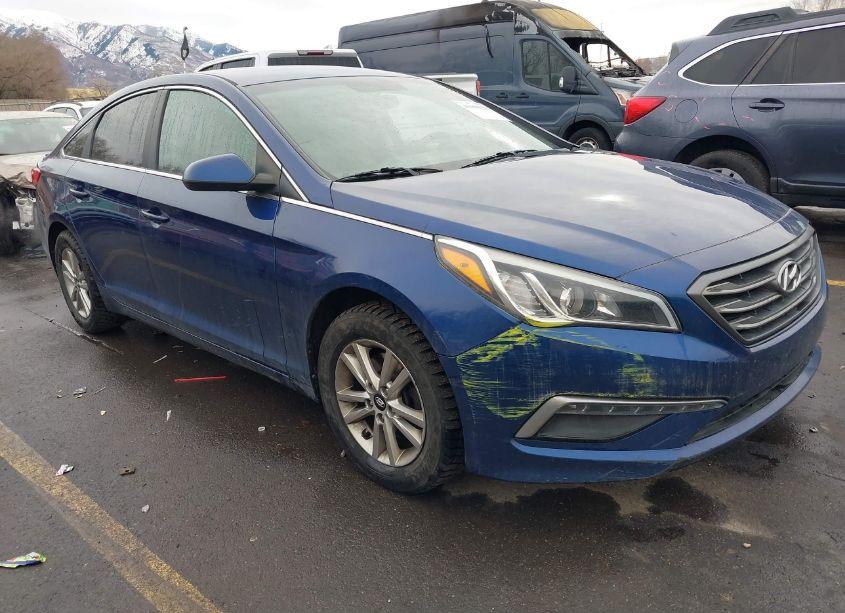 2015 Hyundai Sonata SE (VIN 5NPE24AF7FH060203) main photo