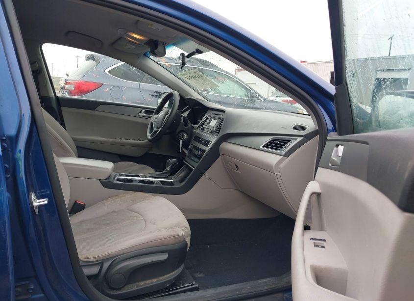 Photo 5 of 2015 Hyundai Sonata SE (VIN 5NPE24AF7FH060203)