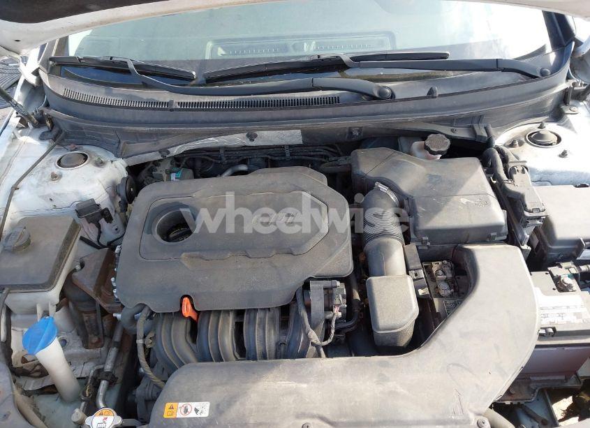 Photo 10 of 2015 Hyundai Sonata SE (VIN 5NPE24AF7FH089202)