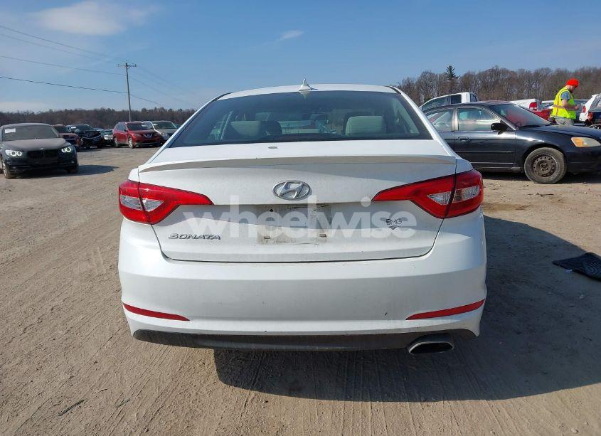 Photo 16 of 2015 Hyundai Sonata SE (VIN 5NPE24AF7FH089202)