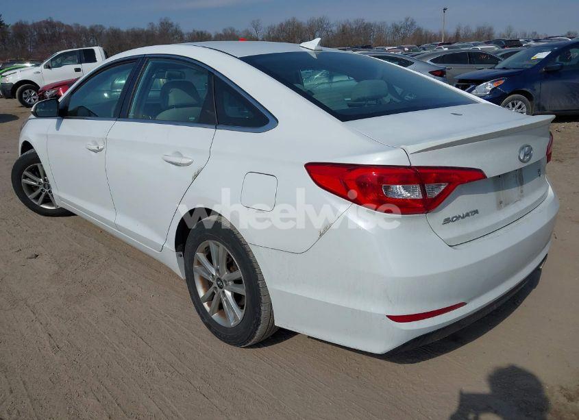 Photo 3 of 2015 Hyundai Sonata SE (VIN 5NPE24AF7FH089202)