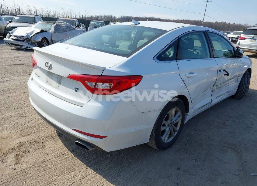 Photo 4 of 2015 Hyundai Sonata SE (VIN 5NPE24AF7FH089202)