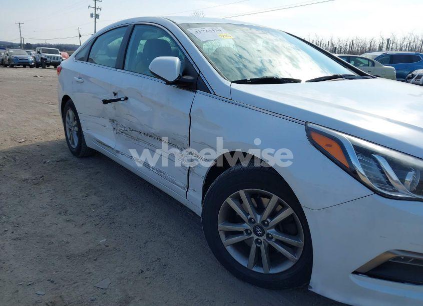 Photo 6 of 2015 Hyundai Sonata SE (VIN 5NPE24AF7FH089202)
