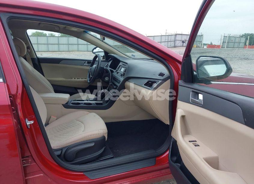 Photo 5 of 2015 Hyundai Sonata SE (VIN 5NPE24AF7FH123641)