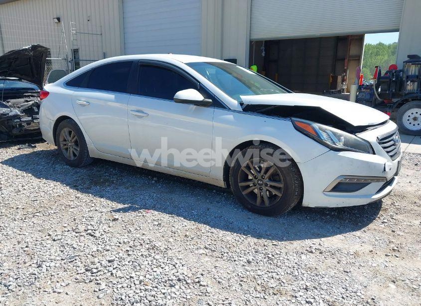 2015 Hyundai Sonata SE (VIN 5NPE24AF7FH125180) main photo