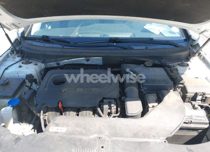 Photo 10 of 2015 Hyundai Sonata SE (VIN 5NPE24AF7FH125180)