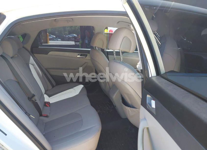 Photo 8 of 2015 Hyundai Sonata SE (VIN 5NPE24AF7FH125180)