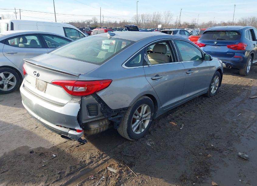 Photo 4 of 2015 Hyundai Sonata SE (VIN 5NPE24AF7FH125650)