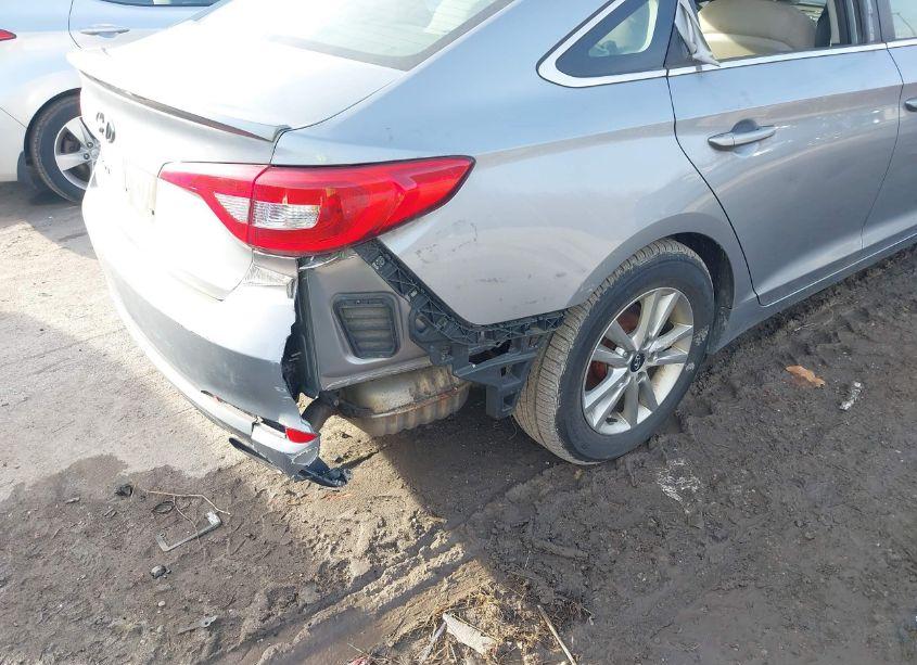 Photo 6 of 2015 Hyundai Sonata SE (VIN 5NPE24AF7FH125650)