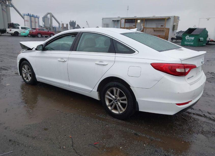 Photo 3 of 2015 Hyundai Sonata SE (VIN 5NPE24AF7FH144893)