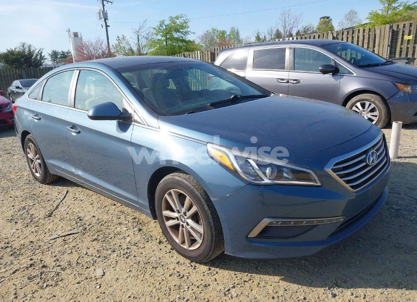 2015 Hyundai Sonata SE (VIN 5NPE24AF7FH146515) main photo
