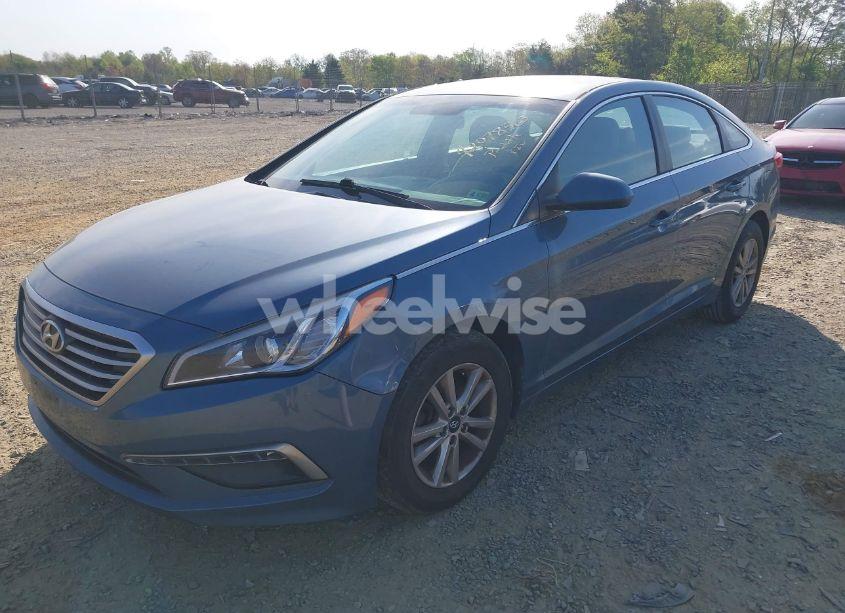 Photo 2 of 2015 Hyundai Sonata SE (VIN 5NPE24AF7FH146515)