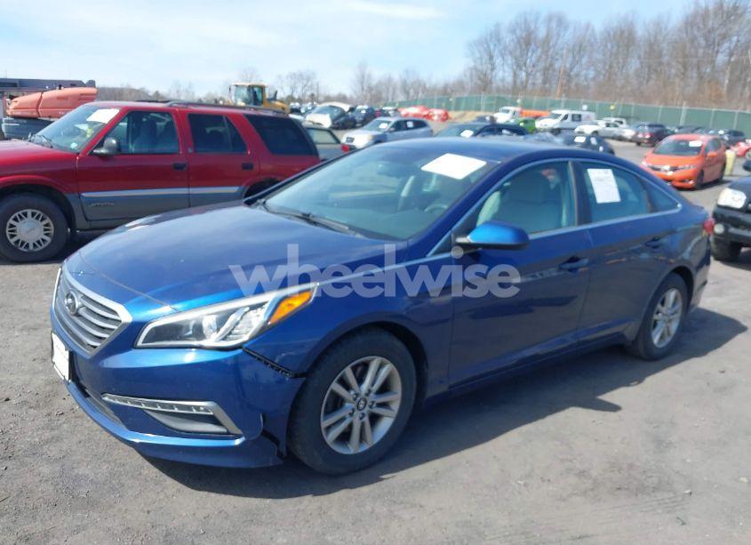 Photo 2 of 2015 Hyundai Sonata SE (VIN 5NPE24AF7FH158728)