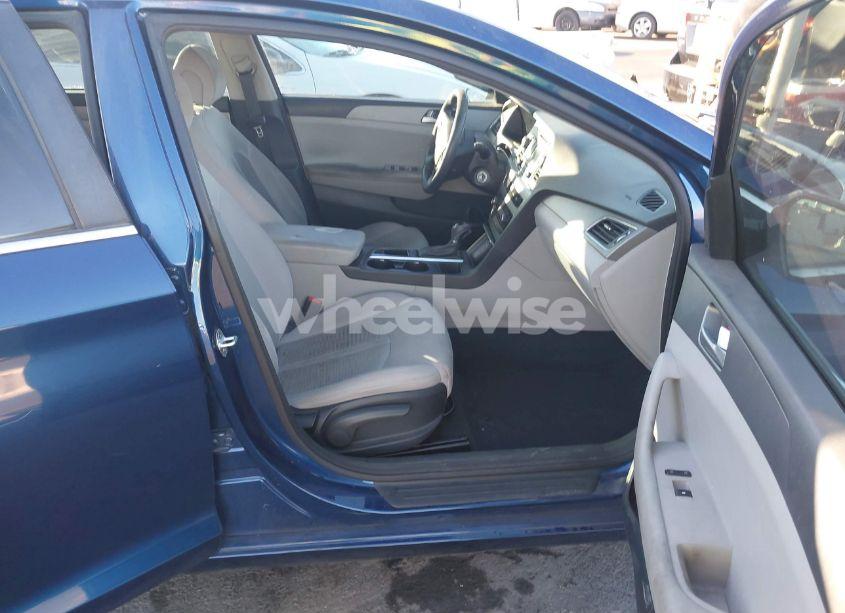 Photo 5 of 2015 Hyundai Sonata SE (VIN 5NPE24AF7FH159569)