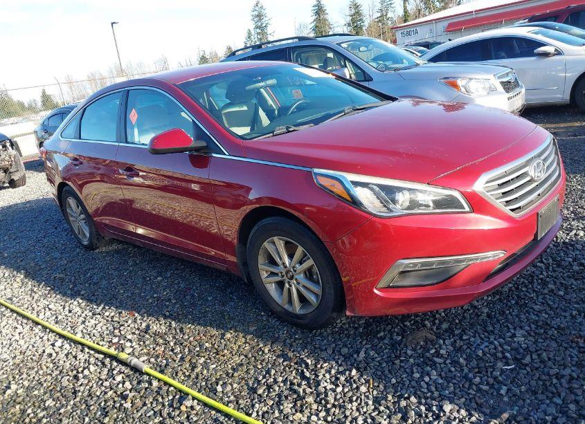 2015 Hyundai Sonata SE (VIN 5NPE24AF7FH173388) main photo