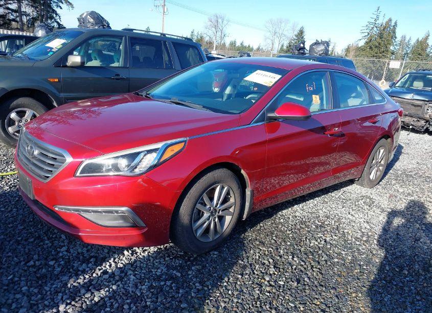 Photo 2 of 2015 Hyundai Sonata SE (VIN 5NPE24AF7FH173388)