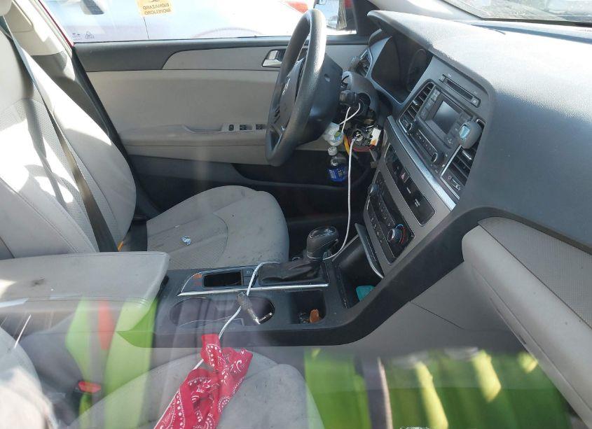 Photo 5 of 2015 Hyundai Sonata SE (VIN 5NPE24AF7FH173388)