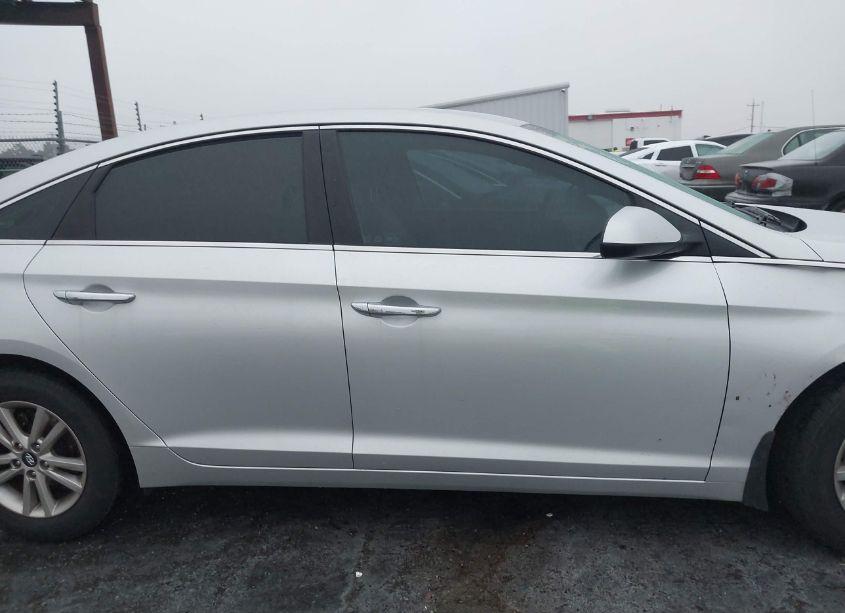 Photo 13 of 2015 Hyundai Sonata SE (VIN 5NPE24AF7FH175884)