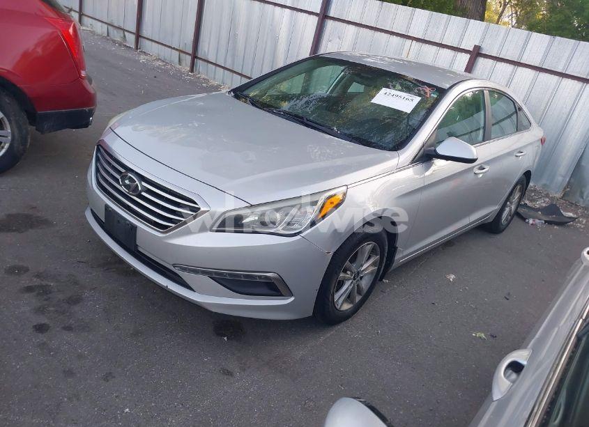 Photo 2 of 2015 Hyundai Sonata SE (VIN 5NPE24AF7FH186500)