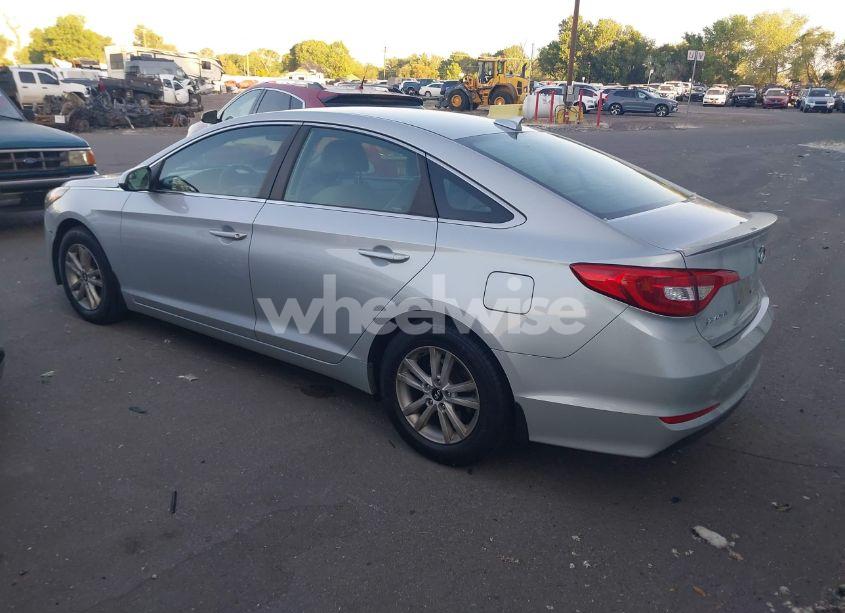 Photo 3 of 2015 Hyundai Sonata SE (VIN 5NPE24AF7FH186500)