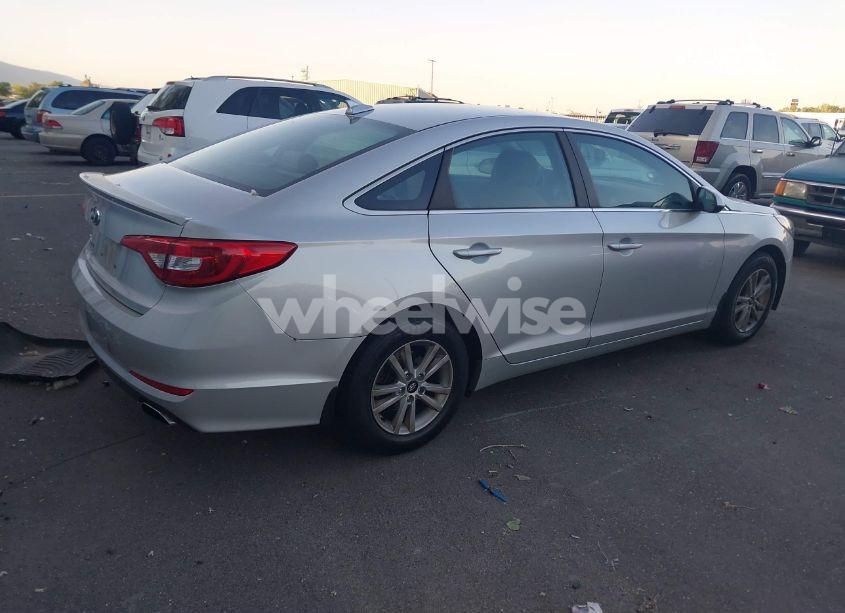 Photo 4 of 2015 Hyundai Sonata SE (VIN 5NPE24AF7FH186500)