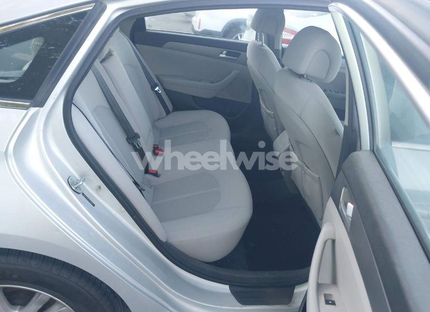 Photo 8 of 2015 Hyundai Sonata SE (VIN 5NPE24AF7FH186500)