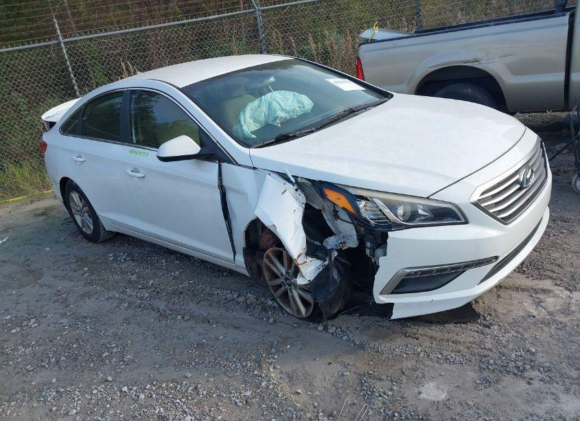 2015 Hyundai Sonata SE (VIN 5NPE24AF7FH187792) main photo