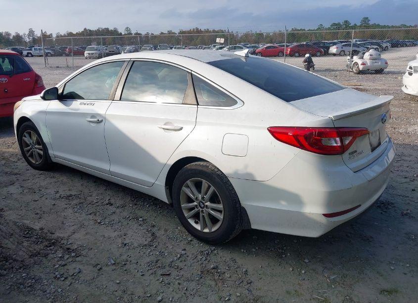 Photo 3 of 2015 Hyundai Sonata SE (VIN 5NPE24AF7FH187792)