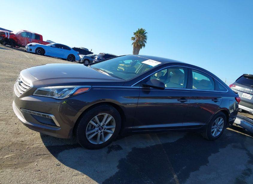 Photo 14 of 2015 Hyundai Sonata SE (VIN 5NPE24AF7FH199800)