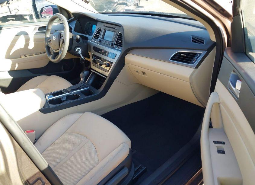 Photo 5 of 2015 Hyundai Sonata SE (VIN 5NPE24AF7FH199800)