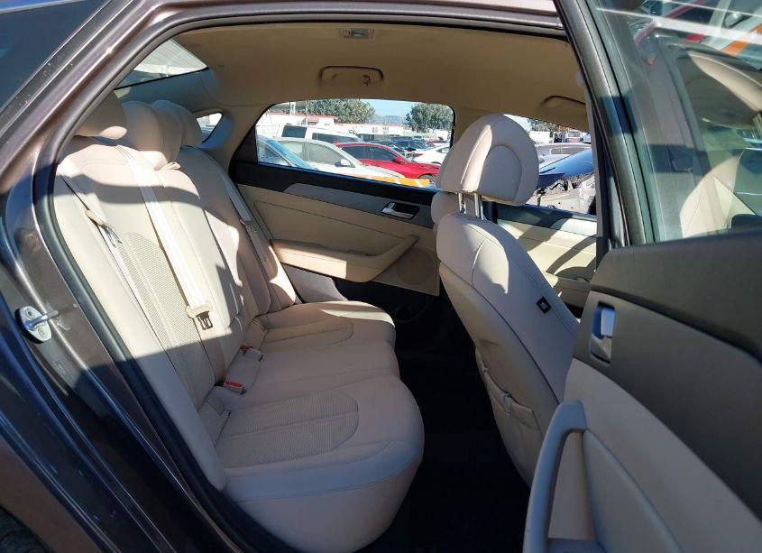 Photo 8 of 2015 Hyundai Sonata SE (VIN 5NPE24AF7FH199800)