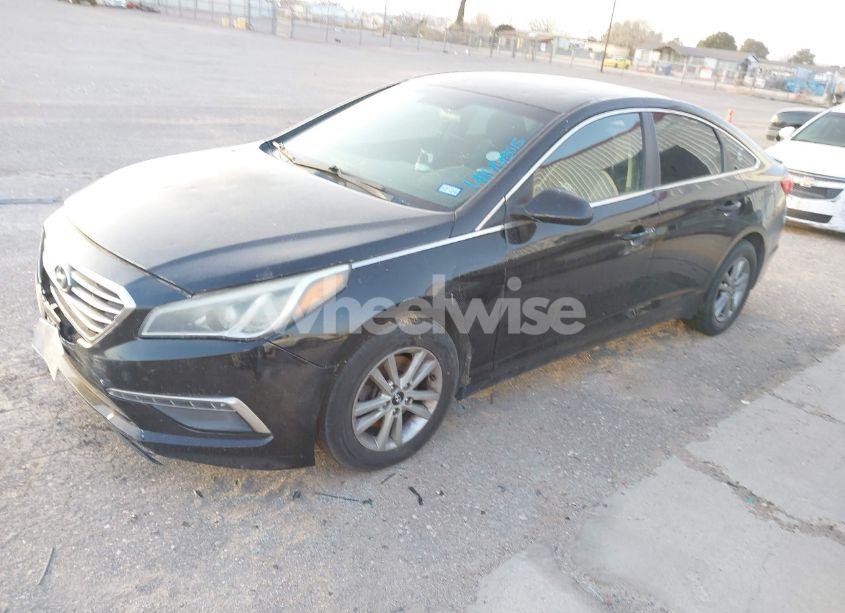 Photo 2 of 2015 Hyundai Sonata SE (VIN 5NPE24AF7FH204168)