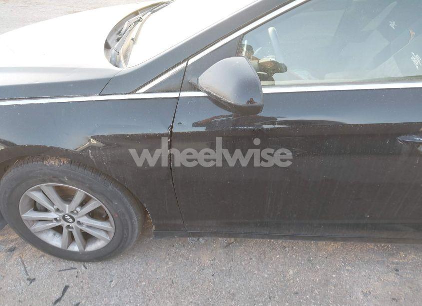 Photo 6 of 2015 Hyundai Sonata SE (VIN 5NPE24AF7FH204168)