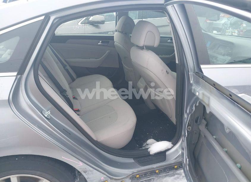 Photo 8 of 2015 Hyundai Sonata SE (VIN 5NPE24AF7FH210813)