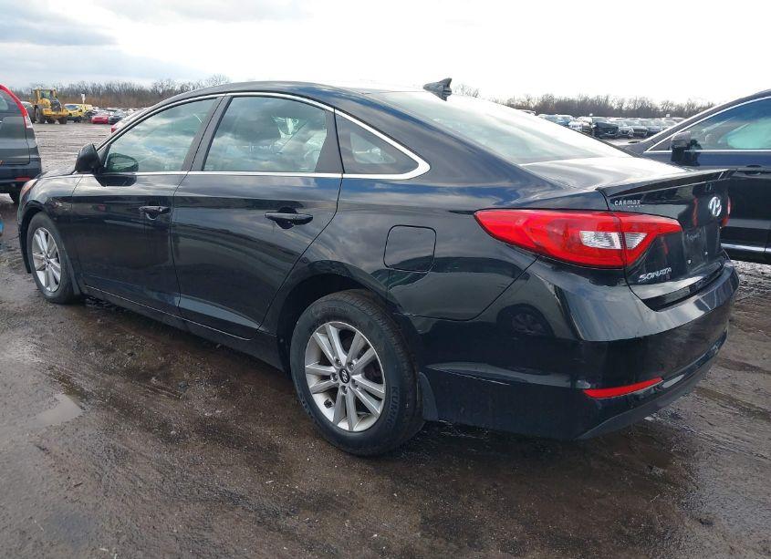 Photo 3 of 2015 Hyundai Sonata SE (VIN 5NPE24AF7FH213324)