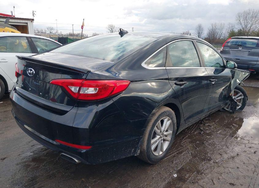 Photo 4 of 2015 Hyundai Sonata SE (VIN 5NPE24AF7FH213324)