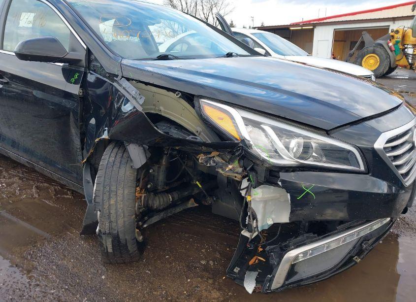 Photo 6 of 2015 Hyundai Sonata SE (VIN 5NPE24AF7FH213324)